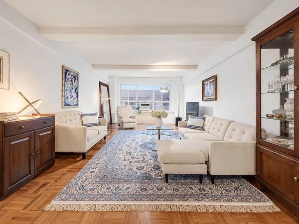 45 W 54th St #9E, New York, NY 10019