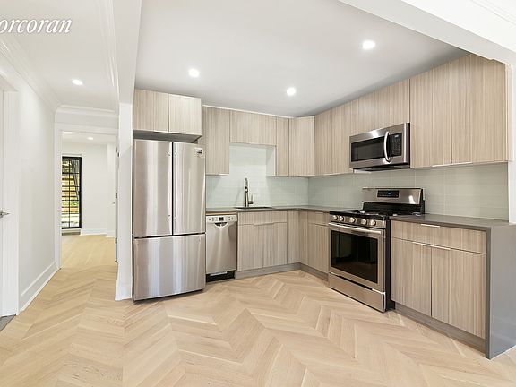 2nd image of 319 Quincy St APT 1