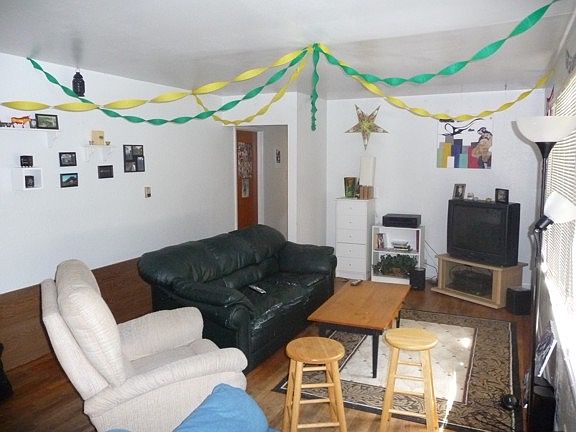 2nd image of 600 E Coy Dr