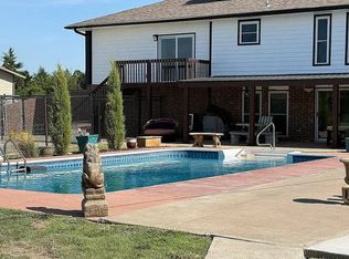 519 Lakeview Ln, Russell, KS 67665