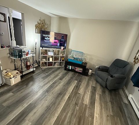 5th image of 3849 S 76th St #6