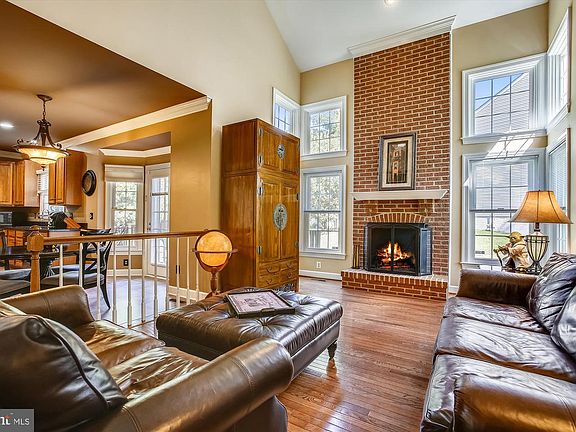 3rd image of 7937 Bressingham Dr