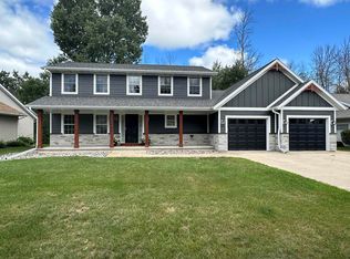 3040 Lepak Ln, Green Bay, WI 54313