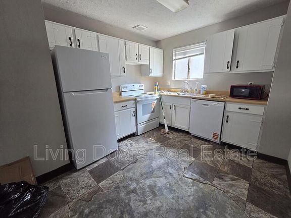 2nd image of 2433 E St #3