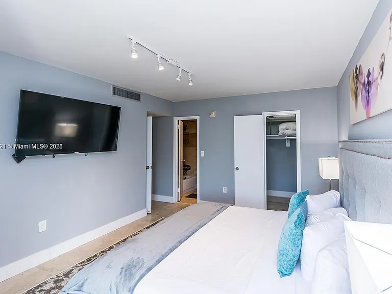 17620 Atlantic Blvd #519 — Photo 12
