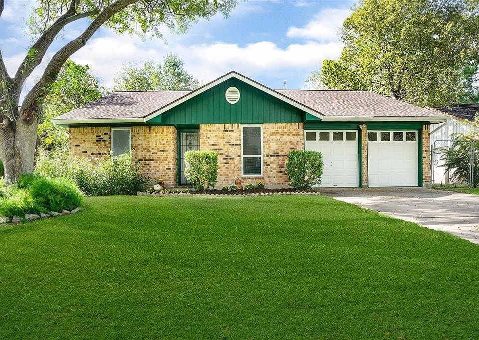 1st image of 2113 Williamsburg Ct S