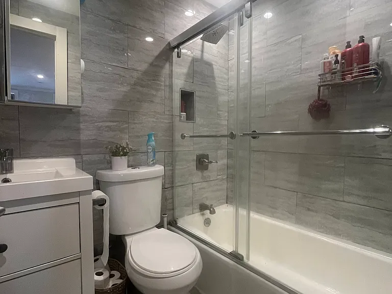 101 Allen St #4C — Photo 5