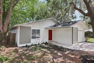 NE 29th Pl-2805-006.jpg