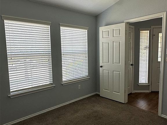 3rd image of 117 Yucca House Dr