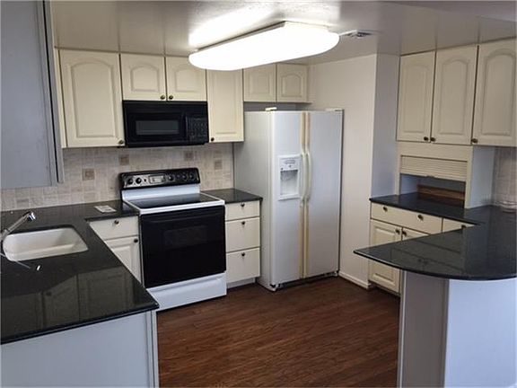 3rd image of 2016 Main St APT 1202
