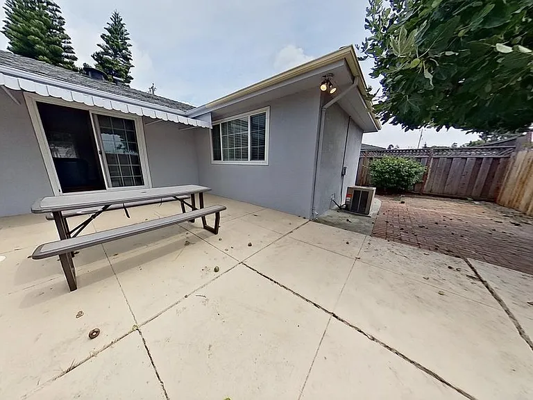 22565 Norwood Dr — Photo 16