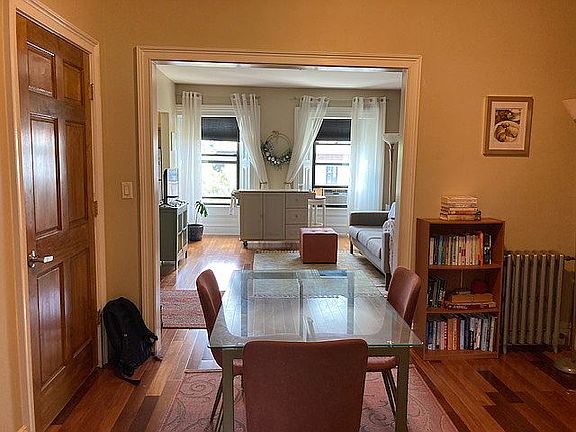 2nd image of 158 Nelson St #4