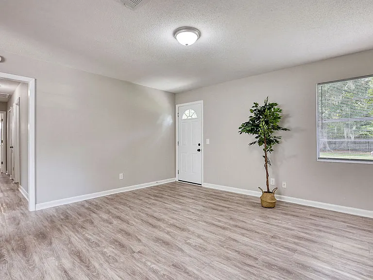 726 Fleming Rd — Photo 11