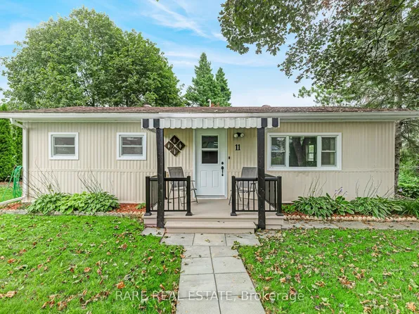 11 Hawthorne Dr, Innisfil, ON L9S 1P7