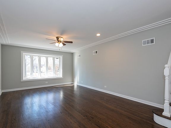 2nd image of 7015 N Keeler Ave