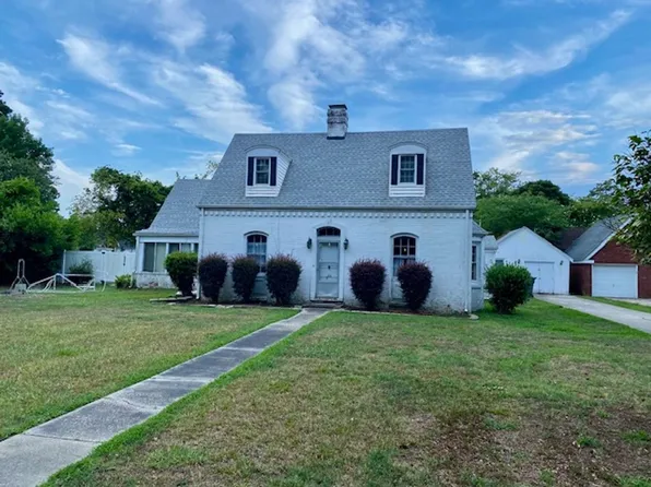 306 E 19th St, Lumberton, NC 28358