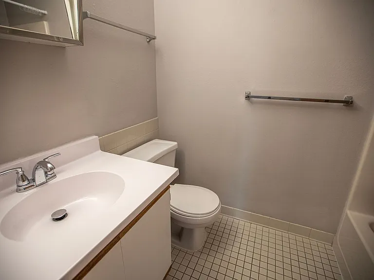 1920 Roosevelt Dr #53 — Photo 6