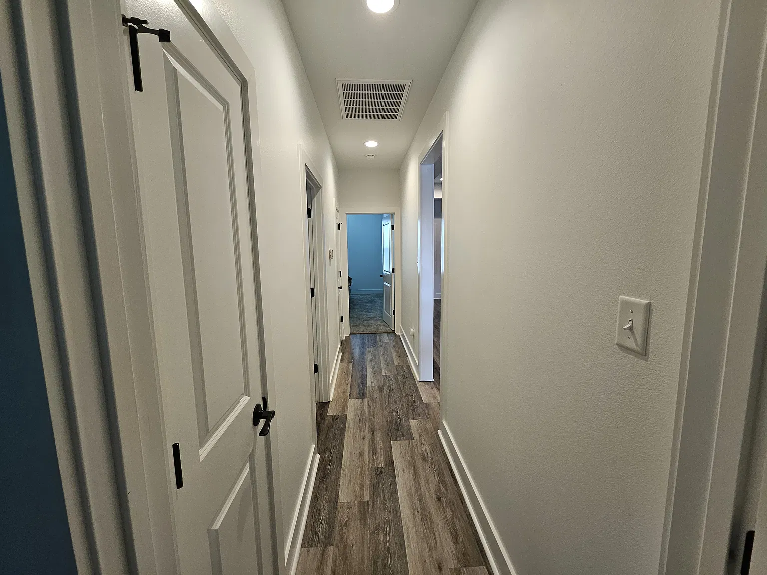 3 bed, 1900 sqft, $2,500 — Photo 1