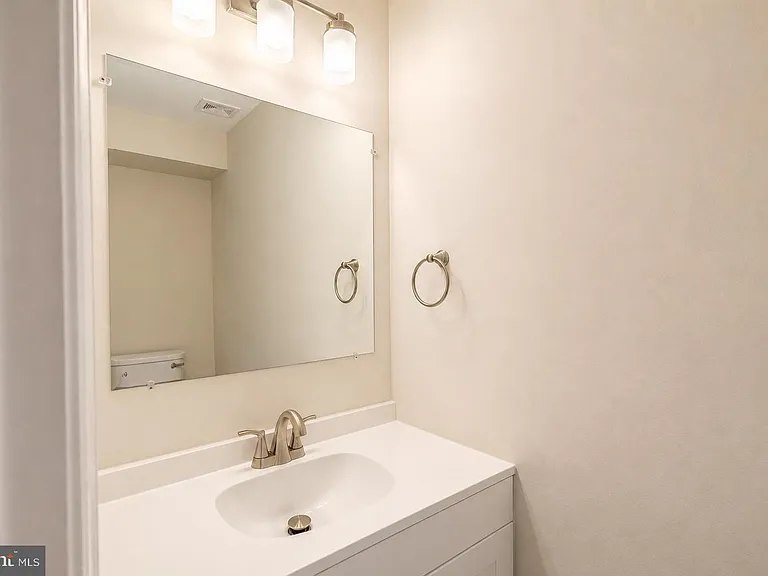 11 Noblewood Ct — Photo 12
