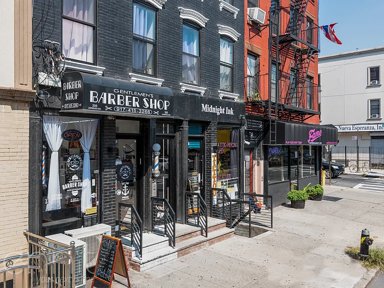 205 Johnson Ave #4R — Photo 8