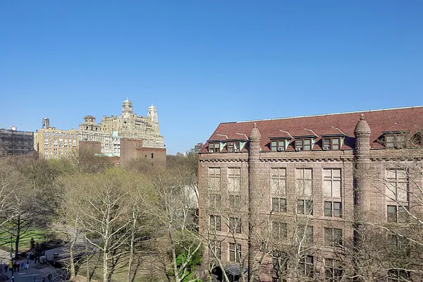 Rented by Compass | media 18