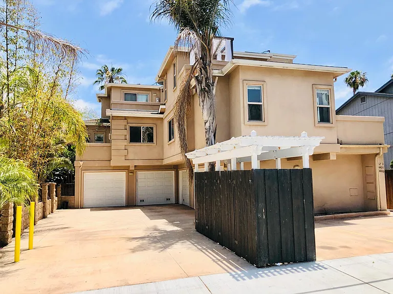 4402 Fanuel St — Photo 3