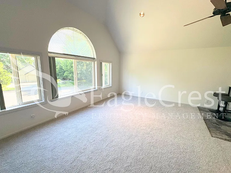 1211 Yellowhawk Way #B — Photo 10