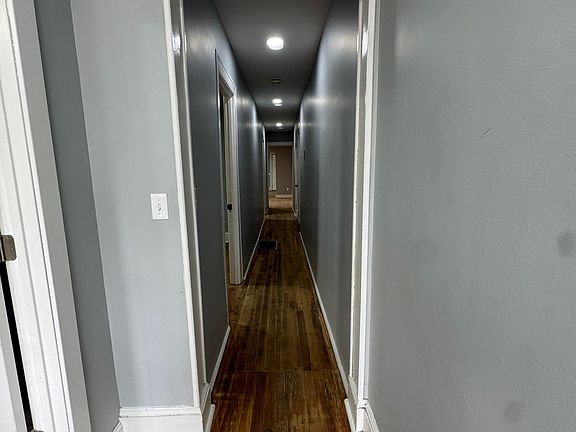 5th image of 944 N Main Ave APT 1