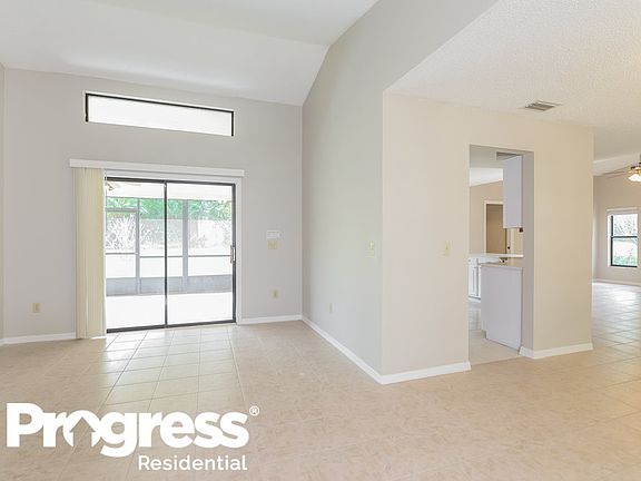 3rd image of 935 Freshmeadow Ct