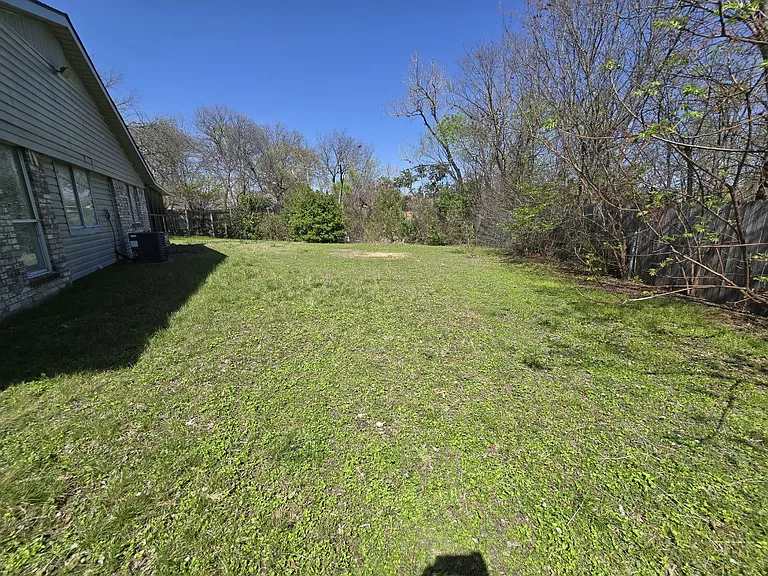 2509 Hollydale Dr — Photo 16