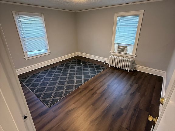 4th image of 342 19th St N #2