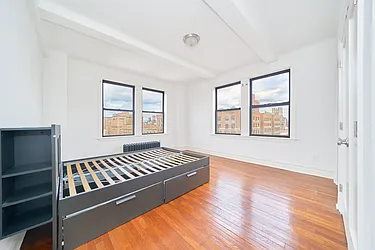 Rented by Living New York