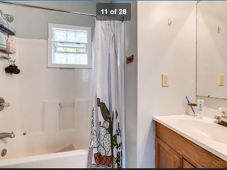 326 Emming St — Photo 3