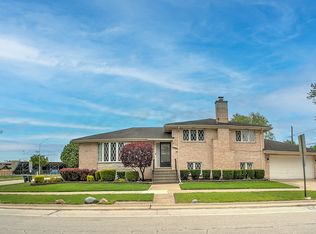 9300 S Austin Ave, Oak Lawn, IL 60453