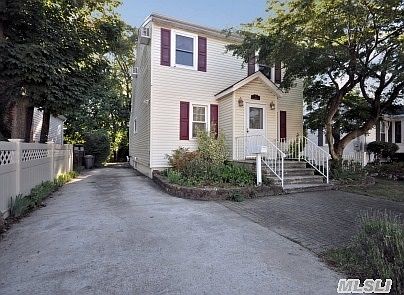 1st image of 11 Thoreau Ave