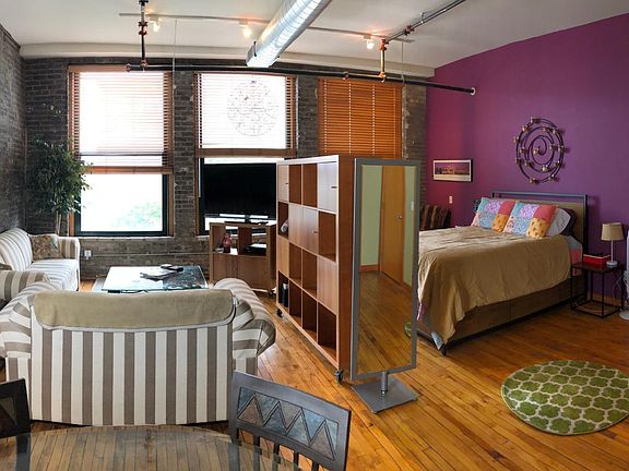 2nd image of 523 Jackson St APT 303