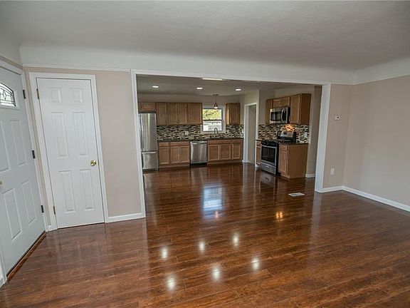 5th image of 6305 Stratford Dr