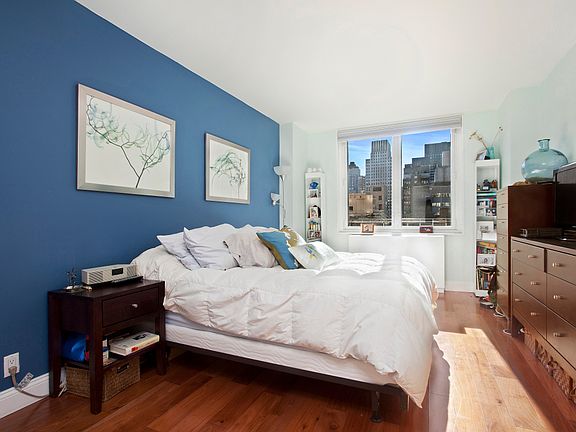 3rd image of 211 E 46th St #21H