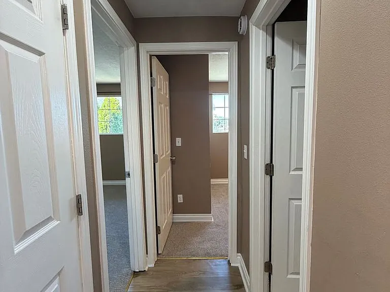 526 S 40th Ave #D — Photo 9