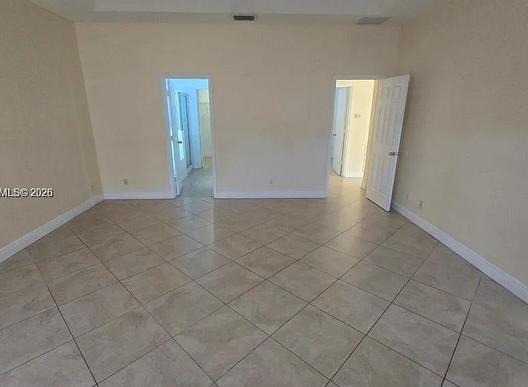 1010 SW Dubuque Ave — Photo 13