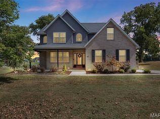 17 Waterford Ln, Glen Carbon, IL