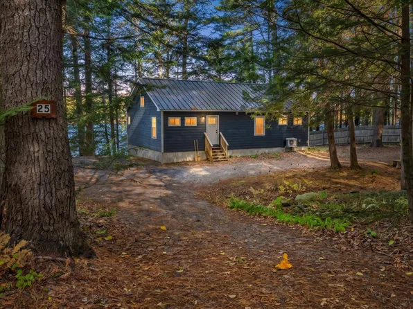25 Gifford Place, Oakland, ME 04963