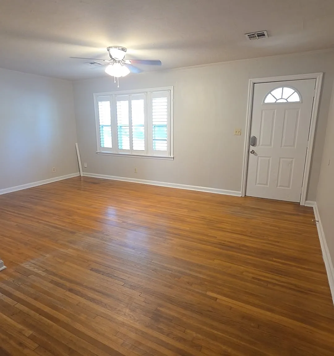 2 bed, 1122 sqft, $1,500 — Photo 2