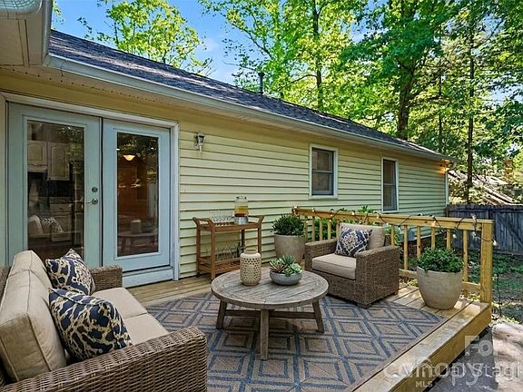 4th image of 8100 Barncliff Rd