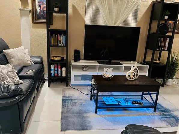 833 Briggs Street Street, West Palm Beach, FL 33405