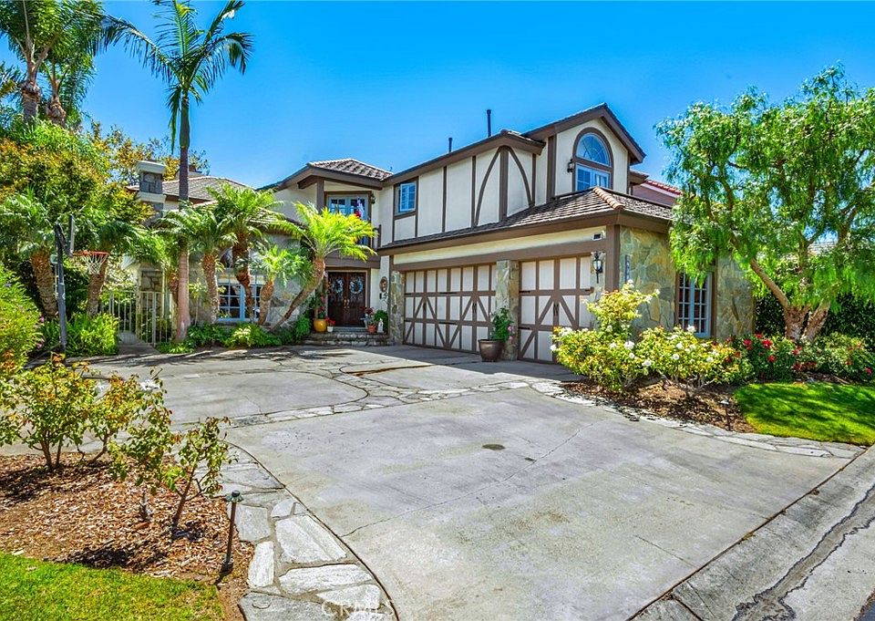 1st image of 19381 Woodlands Dr