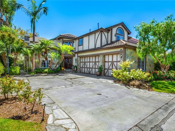 19381 Woodlands Dr, Huntington Beach, CA 92648