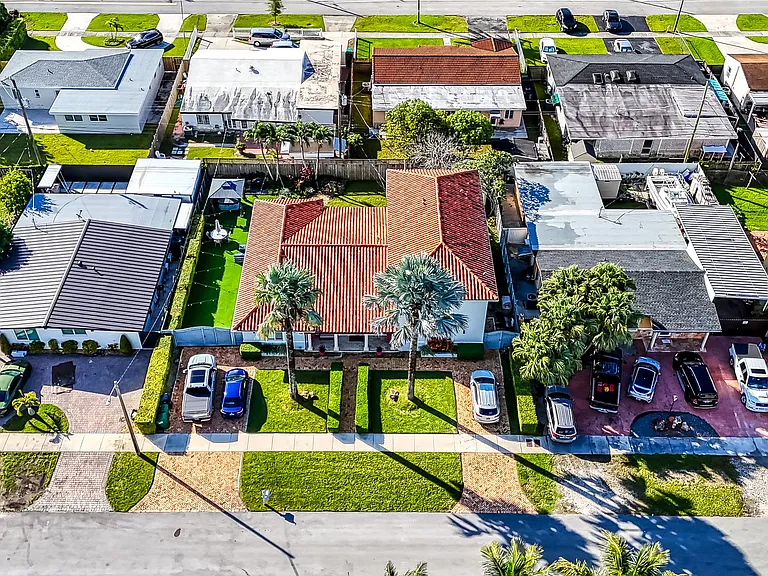 7350 SW 31st St — Photo 47