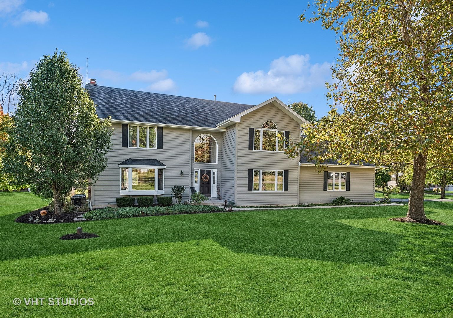 5N225 Fox Wilds Ct, St Charles, IL 60175 | Zillow