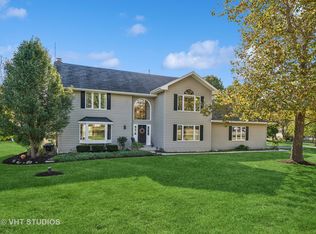 5N225 Fox Wilds Ct, St Charles, IL 60175